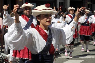 Fotos de la procesión en las fiestas de Burlada