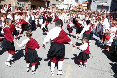 Procesión de Santa Ana en las fiestas de Buñuel 2024.