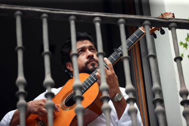 Fotos de las actuaciones de Israel Fernández y Mara Rey en el ciclo 'Calles, balcones y patios' de Flamenco On Fire 2024