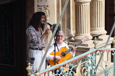Fotos de las actuaciones de Israel Fernández y Mara Rey en el ciclo 'Calles, balcones y patios' de Flamenco On Fire 2024