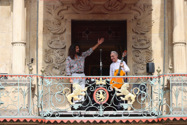 Fotos de las actuaciones de Israel Fernández y Mara Rey en el ciclo 'Calles, balcones y patios' de Flamenco On Fire 2024