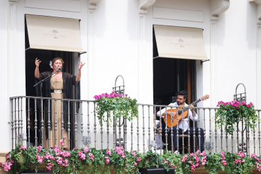 Fotos de las actuaciones de Israel Fernández y Mara Rey en el ciclo 'Calles, balcones y patios' de Flamenco On Fire 2024