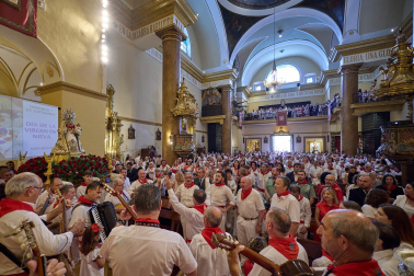 Fotos del día grande de fiestas y la procesión de Virgen de la Nieva en Peralta.