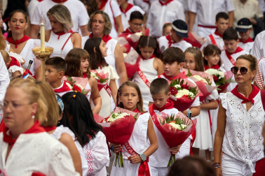 Fotos del día grande de fiestas y la procesión de Virgen de la Nieva en Peralta.