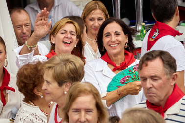 Fotos del día grande de fiestas y la procesión de Virgen de la Nieva en Peralta.