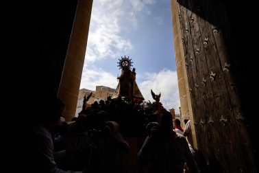 Fotos del día grande de fiestas y la procesión de Virgen de la Nieva en Peralta.
