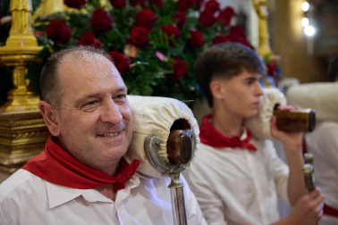 Fotos del día grande de fiestas y la procesión de Virgen de la Nieva en Peralta.