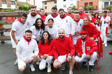 Fotos del cohete de fiestas de Fontellas 2024. /