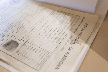 Fotos del traspaso al Archivo de Navarra de 40.000 expedientes de prisiones./