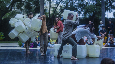 Una escena de la pieza 'Survie', de la compañía Col'Jam (Marruecos)