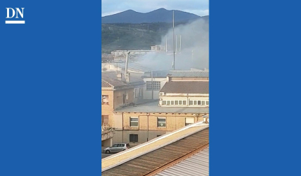 Vídeo del incendio que ha afectado al tejado del edificio de la Policía Municipal de Pamplona