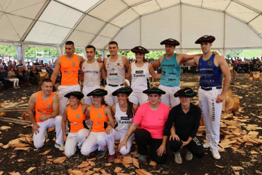 Todos los participantes en la exhibición.
