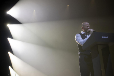 René Pérez, Residente, durante su actuación en el Palau Sant Jordi de Barcelona en el arranque de su gira mundial 2024