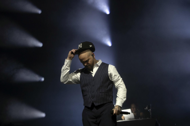 René Pérez, Residente, durante su actuación en el Palau Sant Jordi de Barcelona en el arranque de su gira mundial 2024