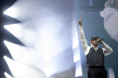René Pérez, Residente, durante su actuación en el Palau Sant Jordi de Barcelona en el arranque de su gira mundial 2024