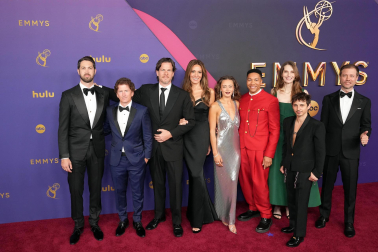 Alfombra roja, ceremonia y galardonados en la 76 edición de los Premios Emmy celebrada en Los Ángeles