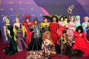 Alfombra roja, ceremonia y galardonados en la 76 edición de los Premios Emmy celebrada en Los Ángeles