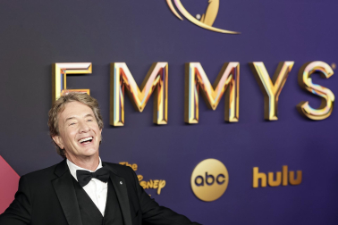 Alfombra roja, ceremonia y galardonados en la 76 edición de los Premios Emmy celebrada en Los Ángeles