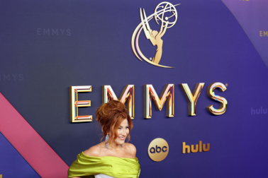 Alfombra roja, ceremonia y galardonados en la 76 edición de los Premios Emmy celebrada en Los Ángeles