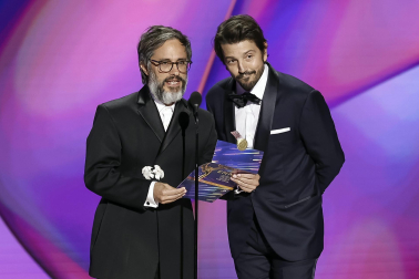 Alfombra roja, ceremonia y galardonados en la 76 edición de los Premios Emmy celebrada en Los Ángeles