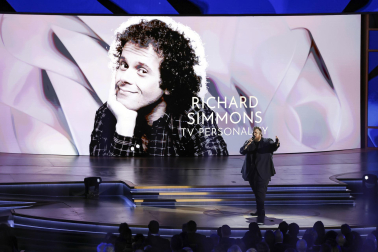 Alfombra roja, ceremonia y galardonados en la 76 edición de los Premios Emmy celebrada en Los Ángeles