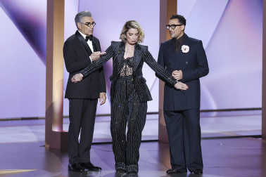 Alfombra roja, ceremonia y galardonados en la 76 edición de los Premios Emmy celebrada en Los Ángeles