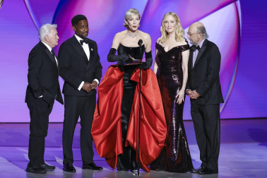 Alfombra roja, ceremonia y galardonados en la 76 edición de los Premios Emmy celebrada en Los Ángeles