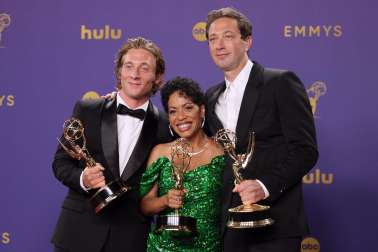 Alfombra roja, ceremonia y galardonados en la 76 edición de los Premios Emmy celebrada en Los Ángeles
