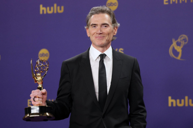 Alfombra roja, ceremonia y galardonados en la 76 edición de los Premios Emmy celebrada en Los Ángeles