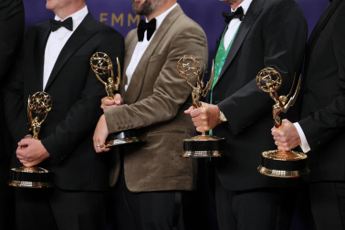 Alfombra roja, ceremonia y galardonados en la 76 edición de los Premios Emmy celebrada en Los Ángeles