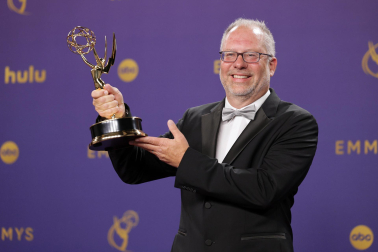 Alfombra roja, ceremonia y galardonados en la 76 edición de los Premios Emmy celebrada en Los Ángeles