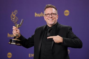 Alfombra roja, ceremonia y galardonados en la 76 edición de los Premios Emmy celebrada en Los Ángeles