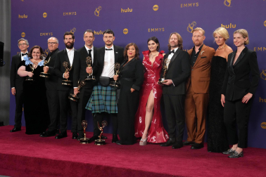 Alfombra roja, ceremonia y galardonados en la 76 edición de los Premios Emmy celebrada en Los Ángeles