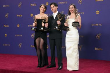 Alfombra roja, ceremonia y galardonados en la 76 edición de los Premios Emmy celebrada en Los Ángeles