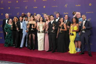 Alfombra roja, ceremonia y galardonados en la 76 edición de los Premios Emmy celebrada en Los Ángeles