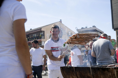 Fotos de la costillada popular de las fiestas de Huarte