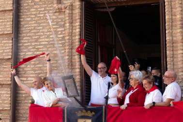 Fotos del cohete de inicio de fiestas de Corella