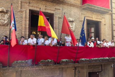 Fotos del cohete de inicio de fiestas de Corella
