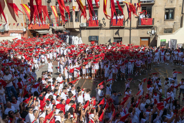 Fotos del cohete de inicio de fiestas de Corella