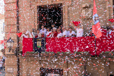 Fotos del cohete de inicio de fiestas de Corella