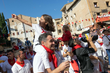 Fotos del cohete de inicio de fiestas de Corella