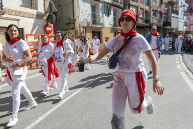 Fotos del cohete de inicio de fiestas de Corella