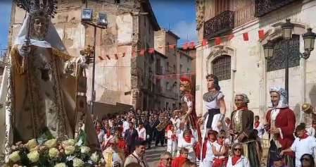 Vídeo: Pieza a la Virgen cantada por la Escuela de Jotas de Corella a la llegada de la imagen a la iglesia de San Miguel