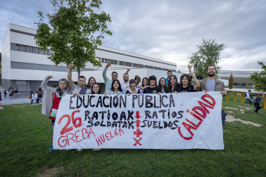 Fotos de la jornada de huelga en la educación pública en Navarra.