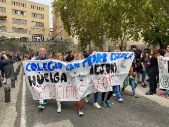 Fotos de la jornada de huelga en la educación pública en Navarra. |