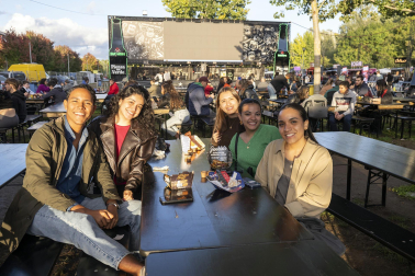Continúa la gran afluencia de publico en The Champions Burger