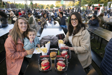Continúa la gran afluencia de publico en The Champions Burger