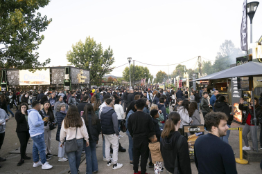 Continúa la gran afluencia de publico en The Champions Burger