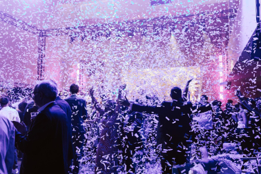 Foto de la fiesta de los 40 años de Virto con Jesús Vázquez y Bustamante./