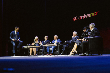 Foto de la fiesta de los 40 años de Virto con Jesús Vázquez y Bustamante./